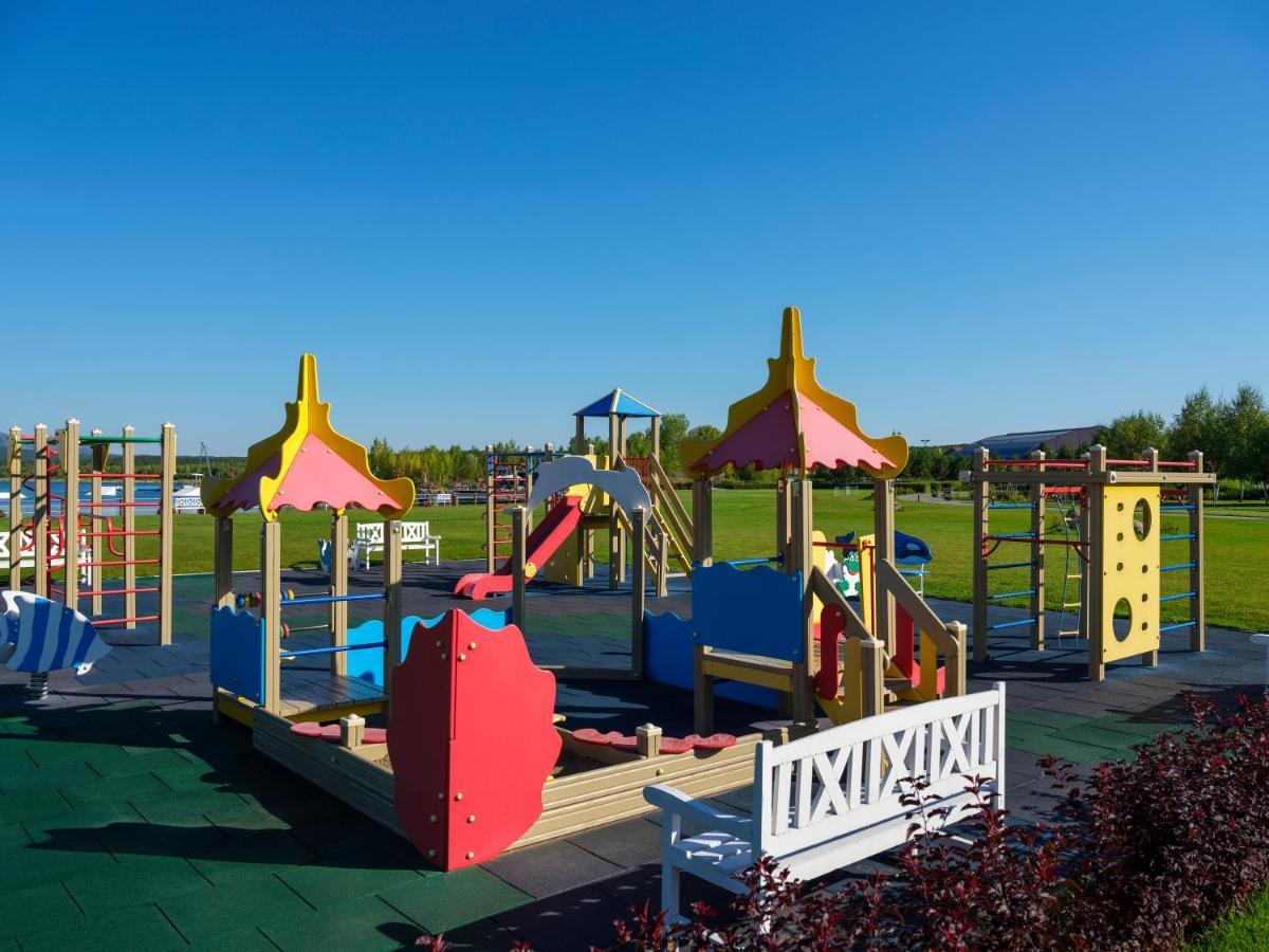 Rixos Borovoe Hotel Shchūchīnsk Exterior foto Playground in the park
