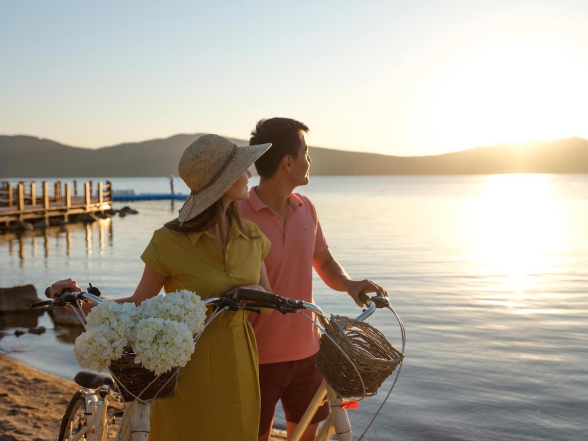 Rixos Borovoe Hotel Shchūchīnsk Exterior foto A couple on the shores of Lake Tahoe