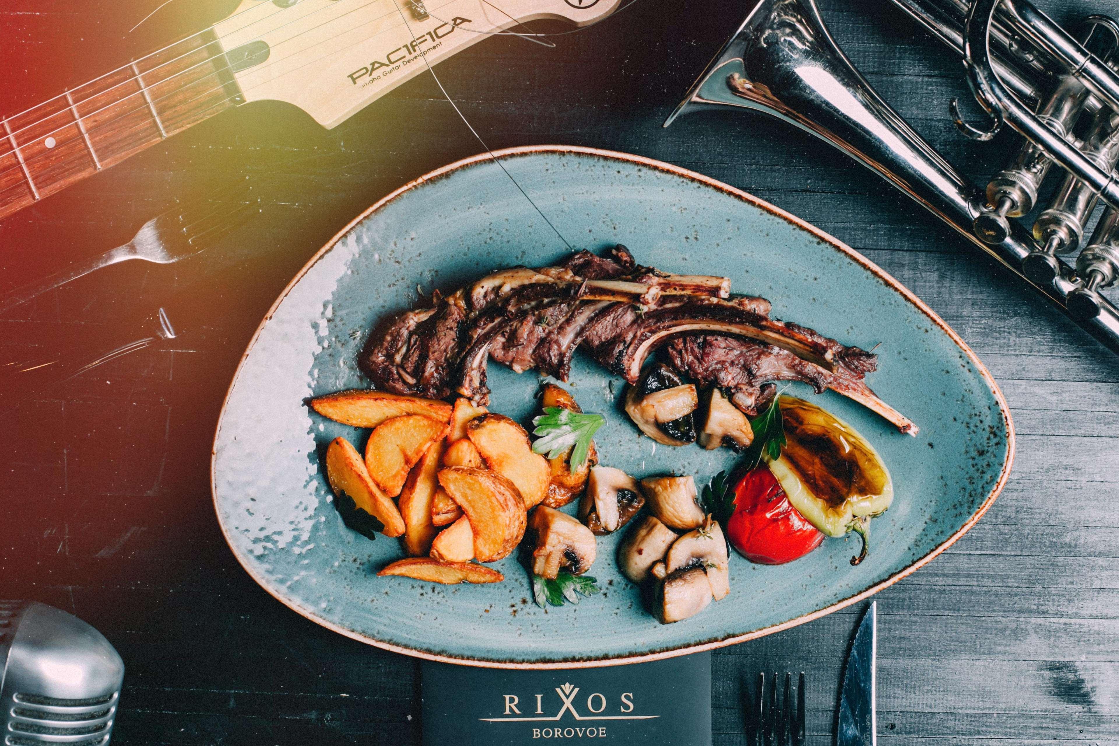 Rixos Borovoe Hotel Shchūchīnsk Exterior foto A steak prepared at RIXOS